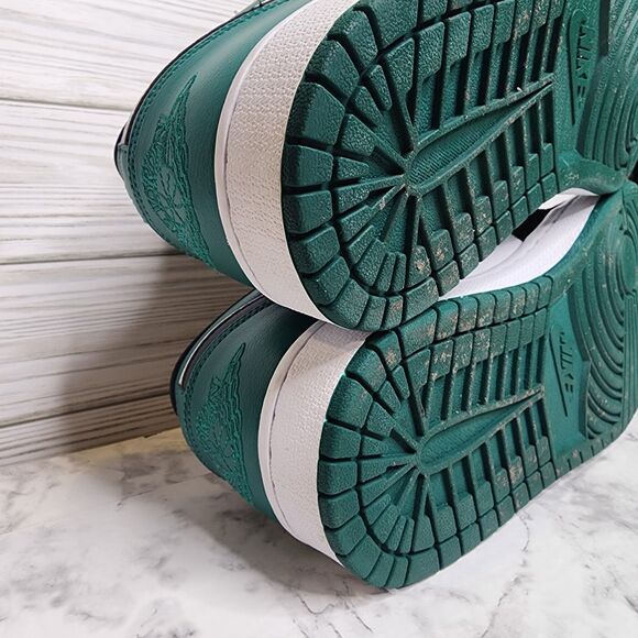 Nike Air Jordan 1 Low Mystic Green Men's 10.5 553558-113 (9/10) Pristine - Picture 8 of 11